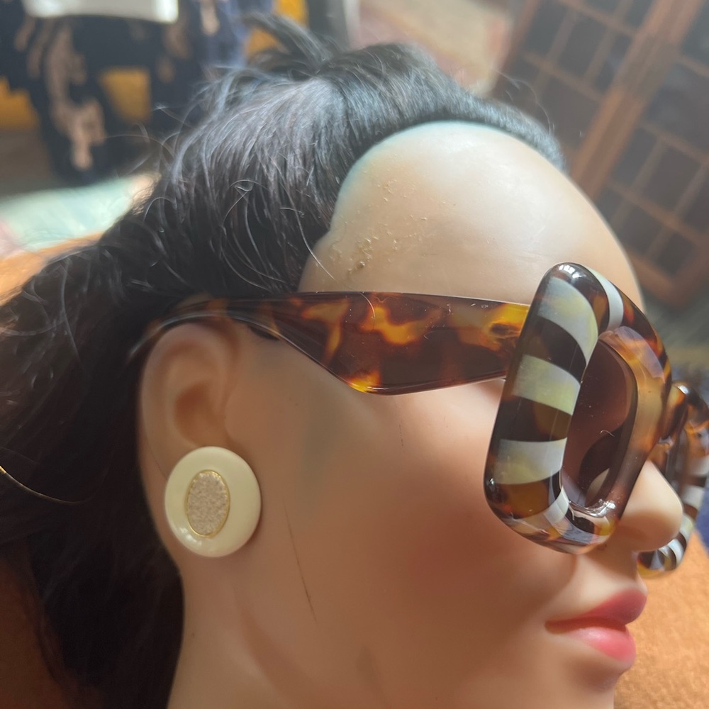 SUNNIES😎 - Picture 5 of 6